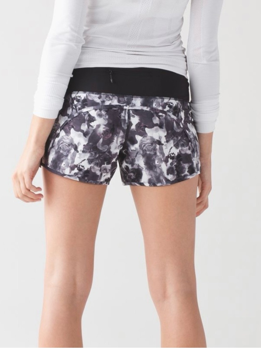 Lululemon Run Times Short in Obscurred Black Dusty Mauve 4” LR Womens 8 EUC